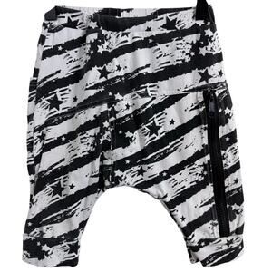 Posh Kiddos Black & White Striped Star Harem Shorts Size 5T